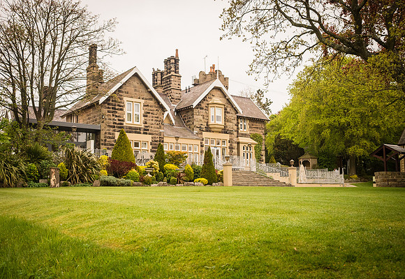 WEST TOWER, ORMSKIRK LANCASHIRE WEDDING