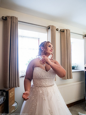 GIRLS GET READY AT BEESTON MANOR WEDDING