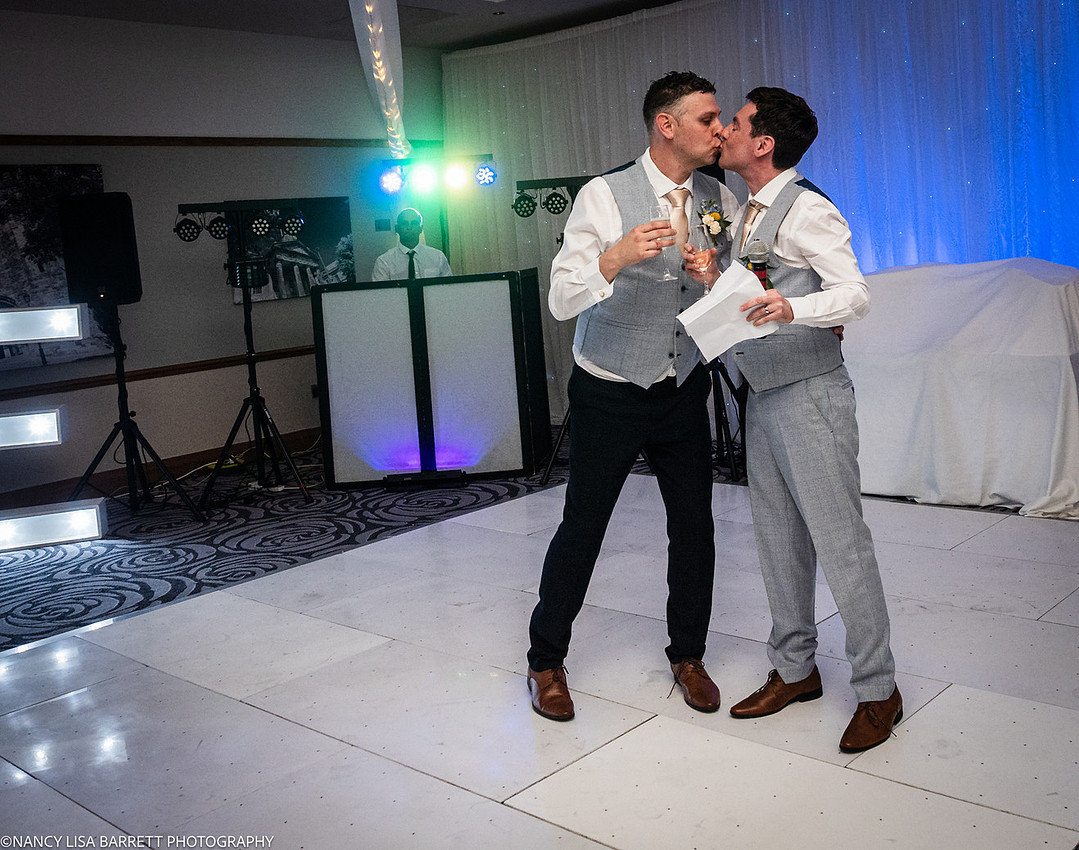WEDDING CAKE AND DANCE AT THE LANCASTER HOUSE HOTEL, BAILRIGG, LANCASTER, LANCASHIRE