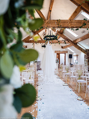 GIRLS GET READY AT BEESTON MANOR WEDDING