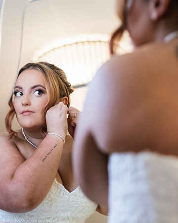 GIRLS GET READY AT BEESTON MANOR WEDDING