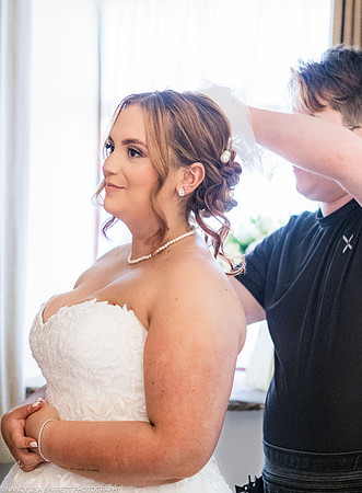 GIRLS GET READY AT BEESTON MANOR WEDDING