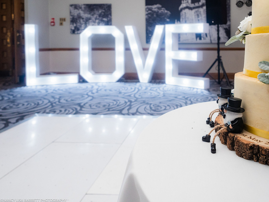WEDDING CAKE AND DANCE AT THE LANCASTER HOUSE HOTEL, BAILRIGG, LANCASTER, LANCASHIRE