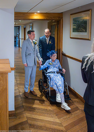 EDWARD GETTING READY AT THE LANCASTER HOUSE HOTEL, BAILRIGG, LANCASTER, LANCASHIRE