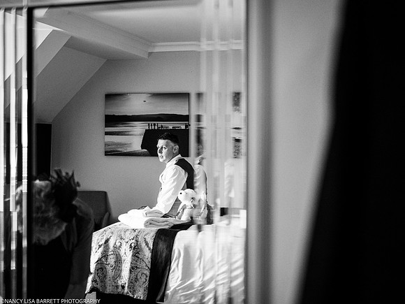 ANDREW GETTING WEDDING READY AT THE LANCASTER HOUSE HOTEL, BAILRIGG, LANCASTER, LANCASHIRE