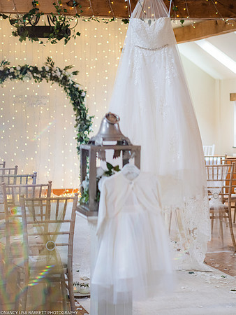 GIRLS GET READY AT BEESTON MANOR WEDDING