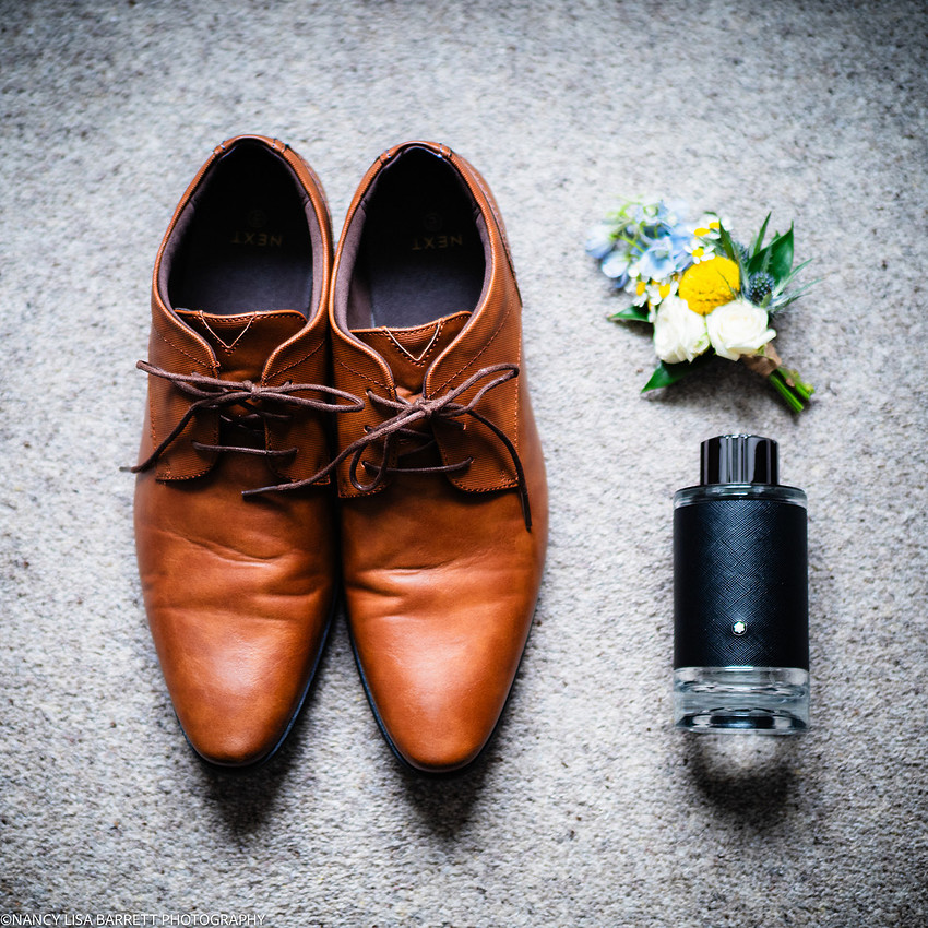 ANDREW GETTING WEDDING READY AT THE LANCASTER HOUSE HOTEL, BAILRIGG, LANCASTER, LANCASHIRE