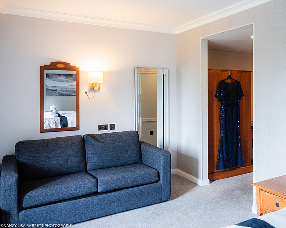 ANDREW GETTING WEDDING READY AT THE LANCASTER HOUSE HOTEL, BAILRIGG, LANCASTER, LANCASHIRE