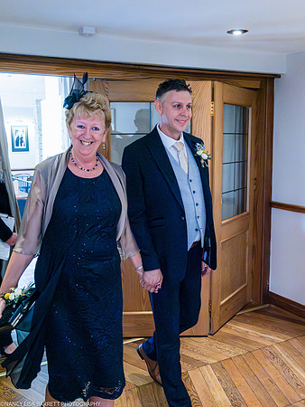 ANDREW GETTING WEDDING READY AT THE LANCASTER HOUSE HOTEL, BAILRIGG, LANCASTER, LANCASHIRE